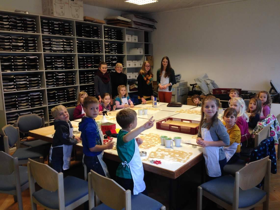 plaetzchenbacken kantorei 2014 006 20141208 1617760084 20170417 1803792288