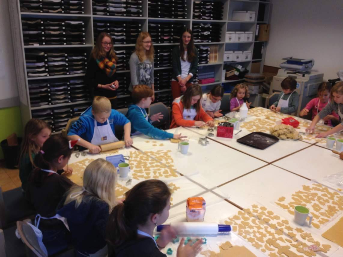 plaetzchenbacken kantorei 2014 015 20141208 1889960340 20170417 1210501206